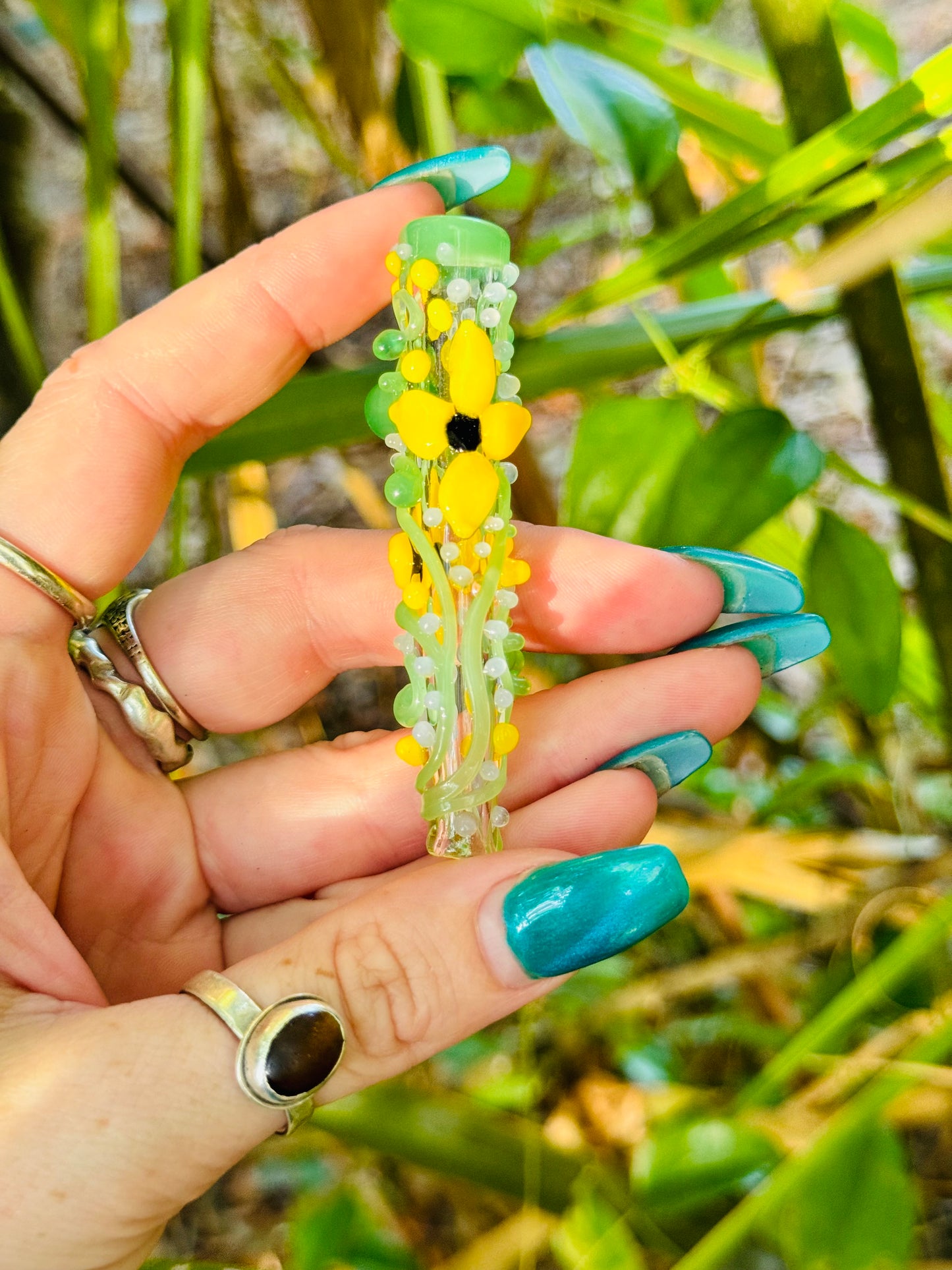 Flower with vines finger saver/ glass filter tip