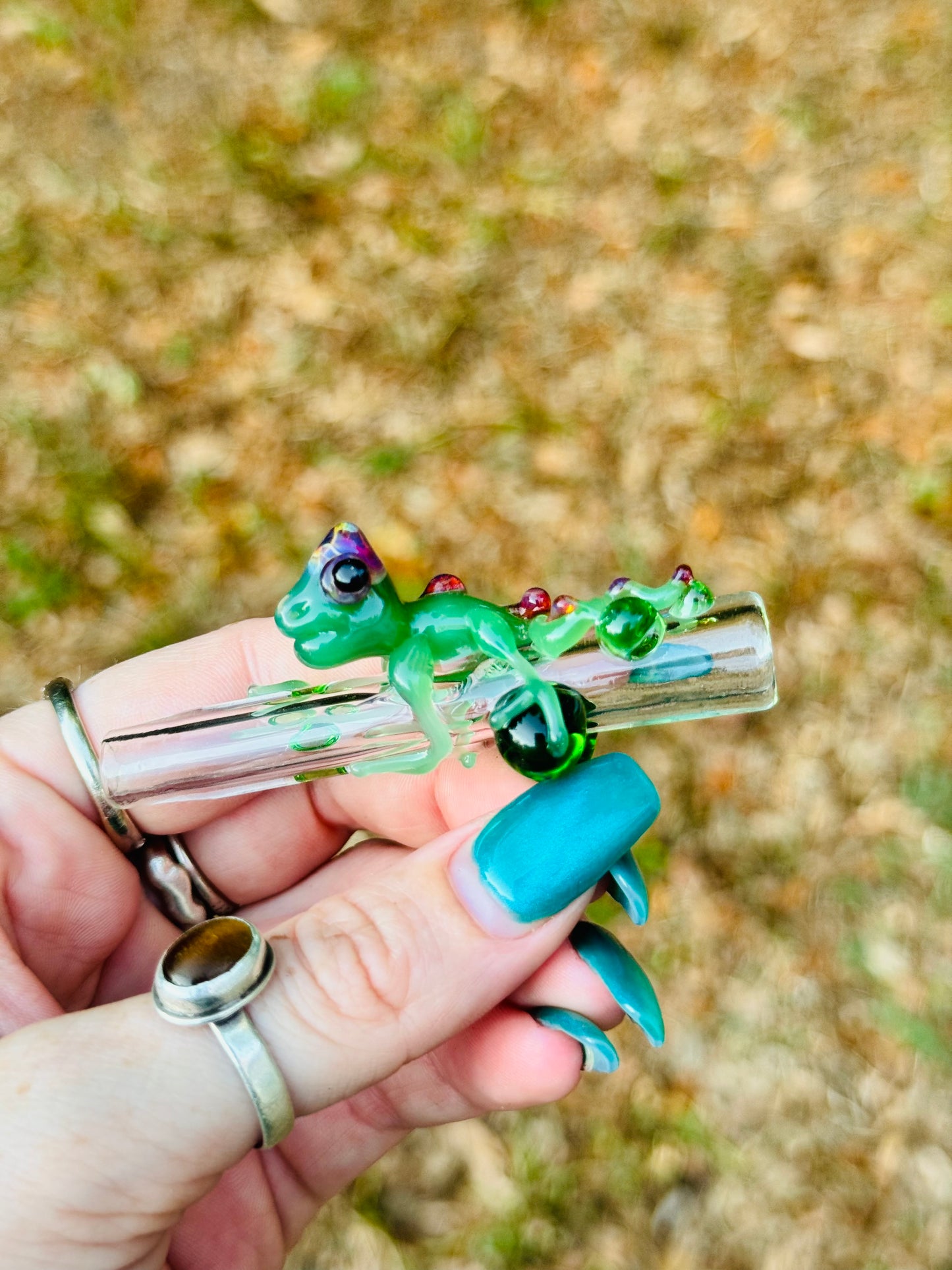 Chameleon finger saver/ glass filter tip