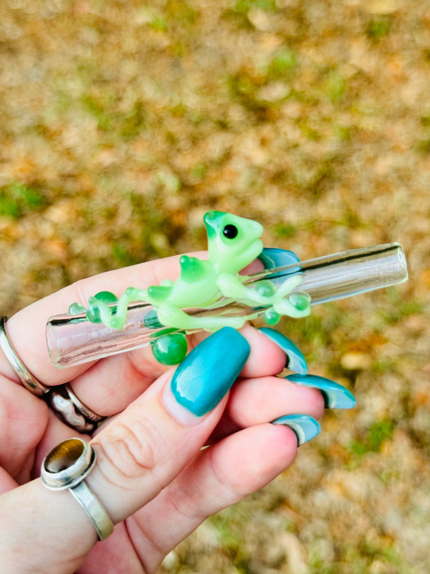 Chameleon finger saver/ glass filter tip