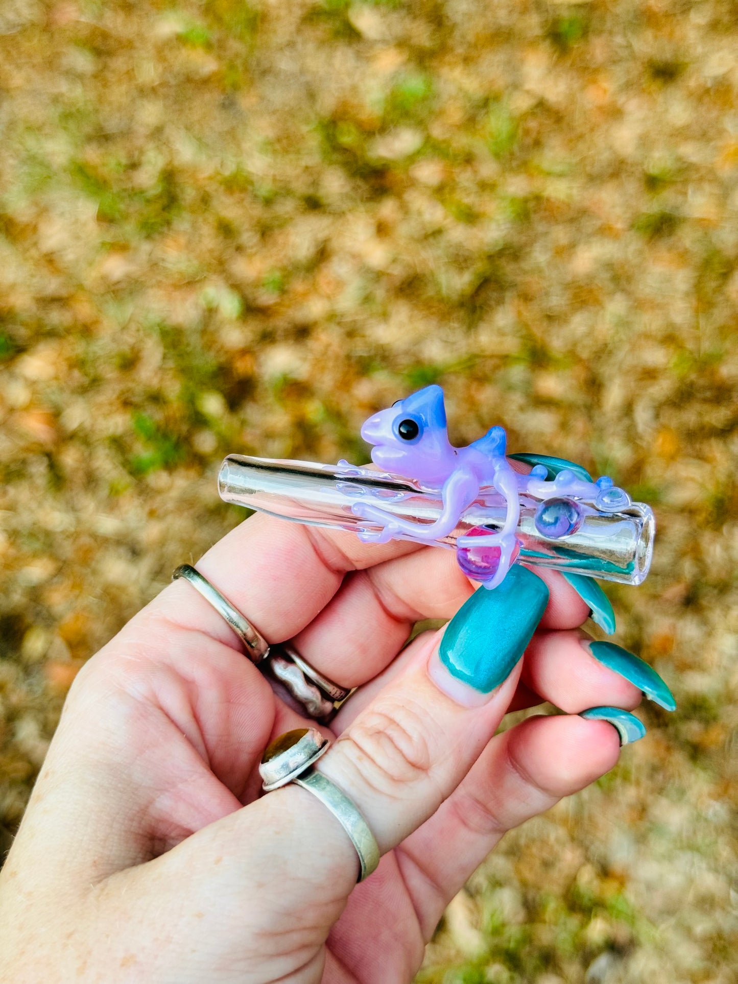 Chameleon finger saver/ glass filter tip