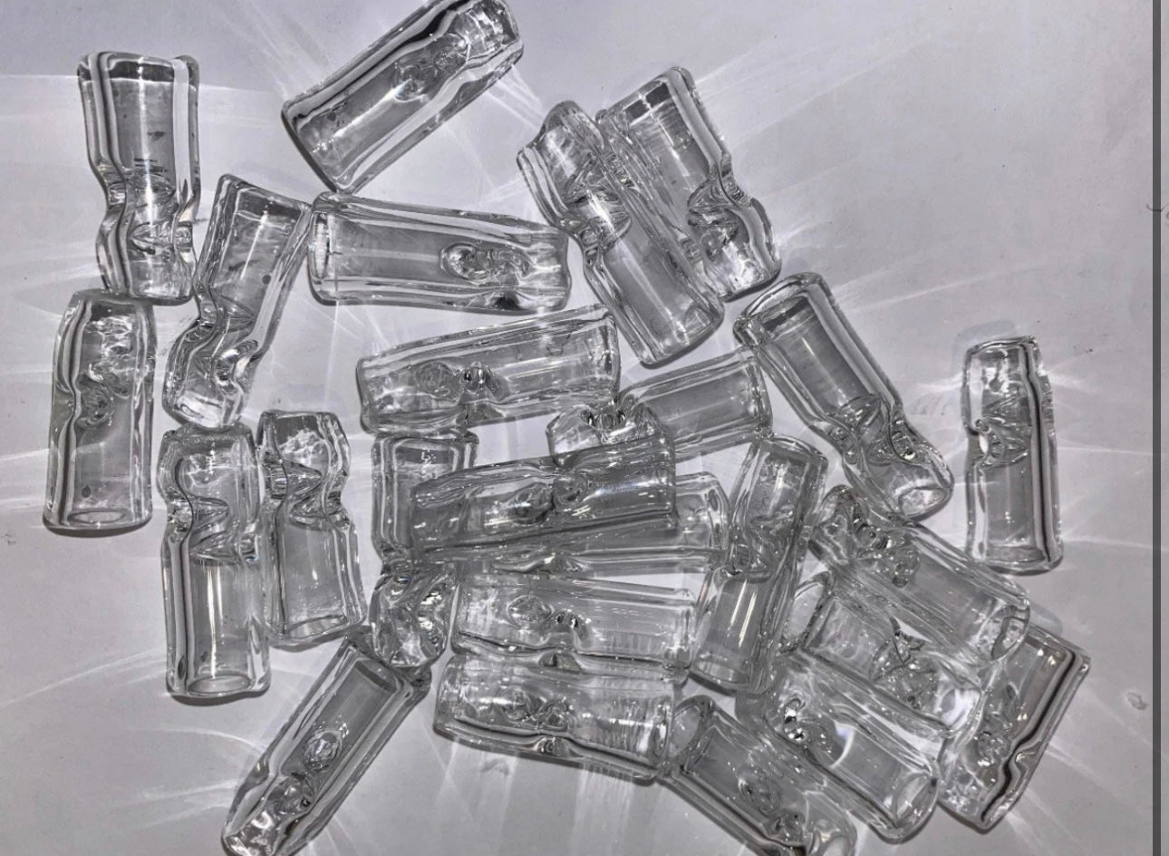 Clear finger savercigarette/cigar holder/tip